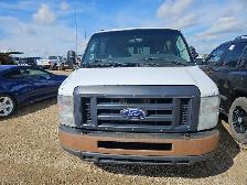 2014 Ford E-Series - Photo 8