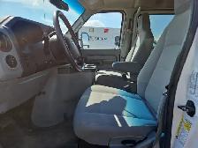 2014 Ford E-Series - Photo 17