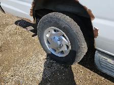 2014 Ford E-Series - Photo 21