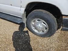 2014 Ford E-Series - Photo 22