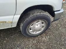 2014 Ford E-Series - Photo 11