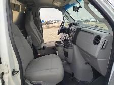 2014 Ford E-Series - Photo 25