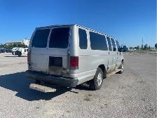 2011 Ford E-Series - Photo 5