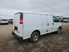 2004 GMC Savana - Photo 4