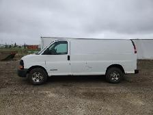 2004 GMC Savana - Photo 5
