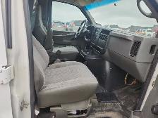2004 GMC Savana - Photo 17