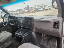 2004 GMC Savana - Photo 18