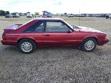 1993 Ford Mustang - Photo 9