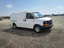2016 Chevrolet Express 3500 - Photo 2