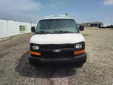 2016 Chevrolet Express 3500 - Photo 8