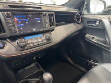 2017 Toyota RAV4 - Photo 10