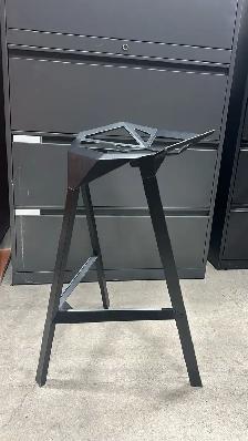 Hive Magis Stools One-Excellent Condition-Call us now! - Photo 2