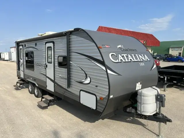 2018 Coachmen 261RKS Couples Model
