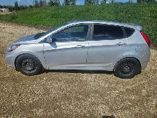 2012 Hyundai Accent - Photo 5