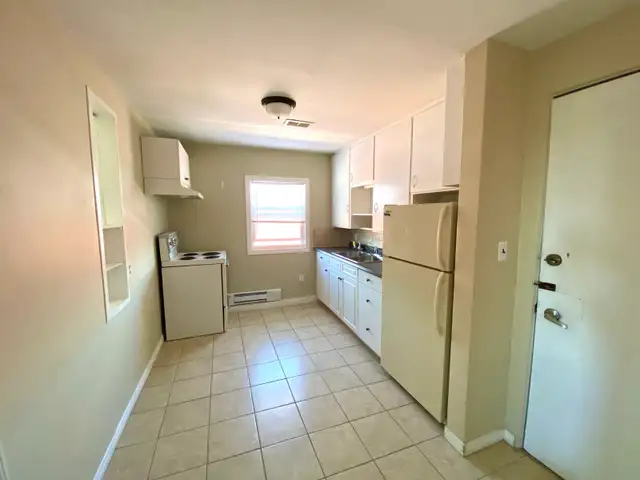 1 bedroom apartment for rent available September 1st