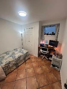 2 bedroom 1 bath suite for students and young prof - Photo 6