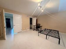 4 BEDROOM OFF CAMPUS HOUSING FOR BROCK STUDENTS IN THOROLD! - Photo 10