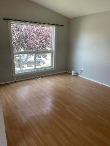 2 Bedroom 1 Bath Upper Level Suite for rent in Martindale NE - Photo 5