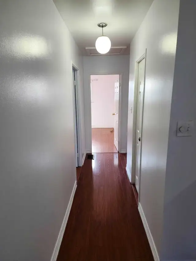 $2300 - 3 Bedroom Upper Level Semi Brampton