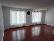 $2300 - 3 Bedroom Upper Level Semi Brampton - Photo 6