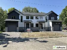 $676,000 - Semi-detached for sale in Boischatel