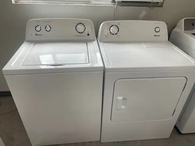 Laveuse sécheuse traditionnelle blanches Amana