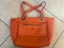 Oe Cloe Leather Purse
