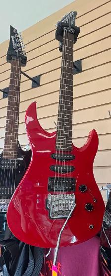 Vintage 1980s Yamaha rgx312 Electric Guitar with Whammy Bar