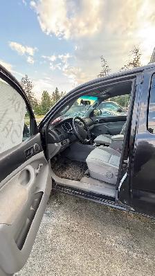 Toyota Tacoma access cab - Photo 2