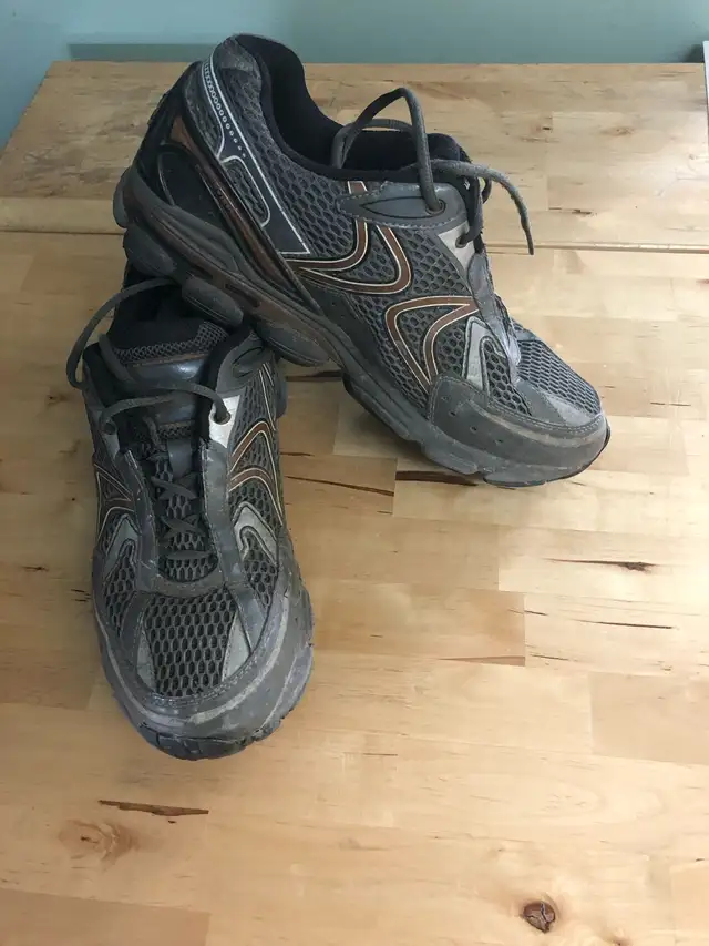 ATREX walking shoe
