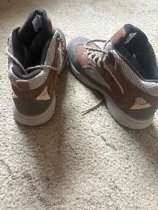 vASQUE walking shoe