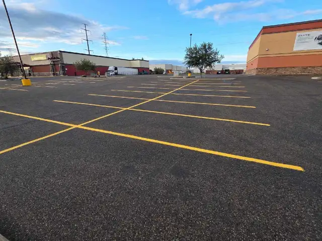 Parking Lot Cleaning & Line Paintimg Services