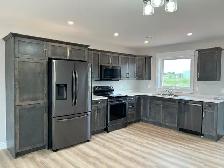 Senior Friendly - 2 Bedroom 1 Bathroom with attached Garage - Photo 2