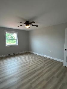 Senior Friendly - 2 Bedroom 1 Bathroom with attached Garage - Photo 4