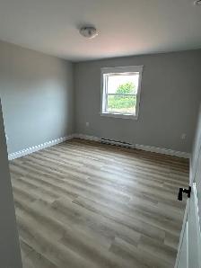 Senior Friendly - 2 Bedroom 1 Bathroom with attached Garage - Photo 5