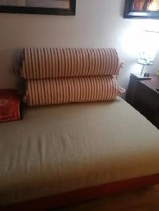 Couch with two pillows - Photo 3
