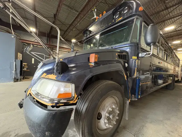 BUS À VENDRE - BUS FOR SALE 9000,00$