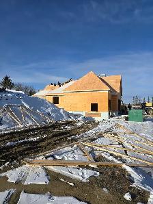 Roofing crews for new construction