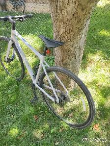 Giant Fastroad M2 bike for sale - Photo 2