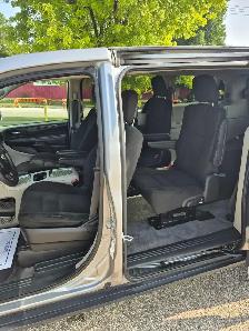 Low Km 16 Grand Caravan Rear Entry Wheelchair - Photo 6