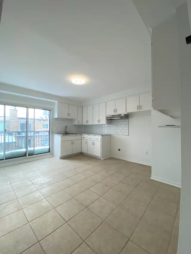 4 ½ Nouveau Rosemont 2ième Étage Très Propre et Bien Entretenue