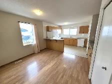 Renod 1200 sf 3BR/1.5BA Mn Flr-private yard/in-suite Lndry/PetOK - Photo 3
