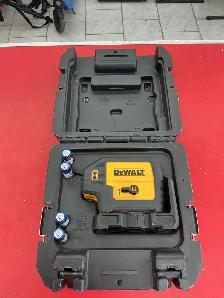 pointeur laser Dewalt dw085