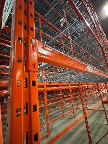 Used RediRack frames 26’ tall. Pallet racking - Photo 2