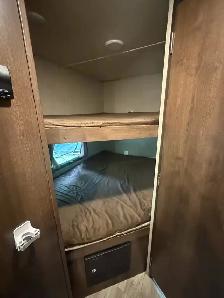 Shasta Oasis Travel Trailer - Photo 10