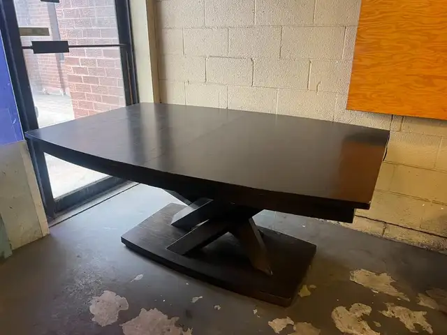 Modern Extendable Wood Dining Table: 4ft x 6ft-10ft