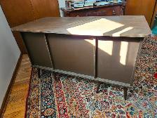 Small desk or sewing table - Photo 3