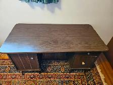 Small desk or sewing table - Photo 5