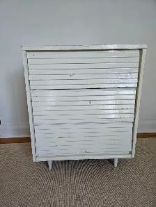 Small 3 drawer dresser