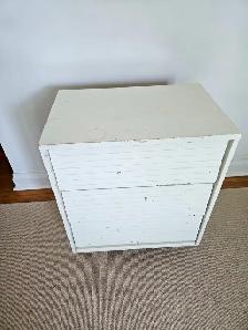 Small 3 drawer dresser - Photo 2
